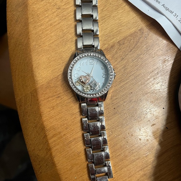 EUC SUPER CUTE WATCH - Picture 6 of 8